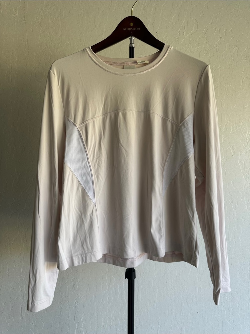 Long-Sleeve Performance Crewneck Top in Light Pink